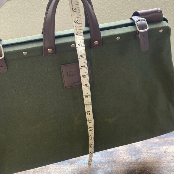 Line of Trade weekender bag olive green canvas w/ brown leather & nylon straps - Picture 12 of 16